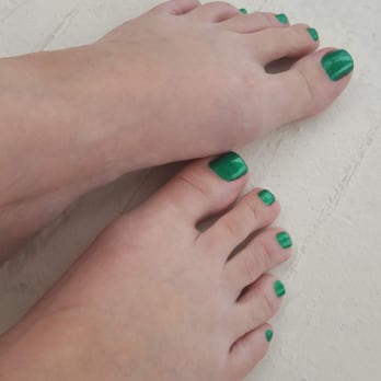 ZaZaZoo Nail Studio - Emerald pedi for the holiday weekend! - Nail Salons Near Me - Chicago, Illinois ZaZaZoo Nail Studio - Emerald pedi for the holiday weekend! - Nail Salons Near Me - Chicago, Illinois