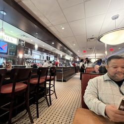 Silver Diner - Inside