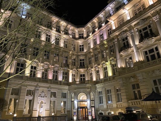 Grandhotel Pupp by null