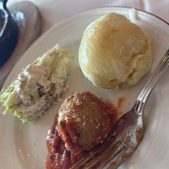 Zanti River Oaks - Salad, meatball and roll - Italian Near Me - Houston, Texas Zanti River Oaks - Salad, meatball and roll - Italian Near Me - Houston, Texas