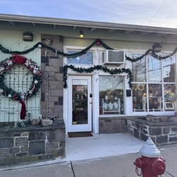 Red Tulip Gallery - Holiday finery