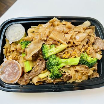 Dancing Spoons - Beef Pad See Ew - Thai Near Me - San Gabriel, California