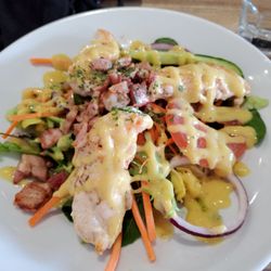 Breakers Cafe & Bar - Chicken bacon salad