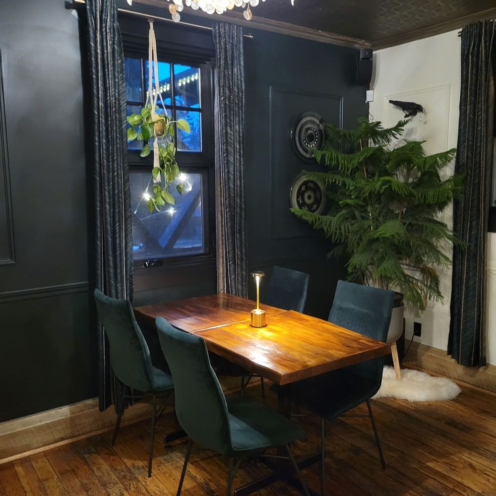 Sauvage Restaurant - Intimate and sophisticated atmosphere - Canadian (New) Near Me - Canmore, Alberta Sauvage Restaurant - Intimate and sophisticated atmosphere - Canadian (New) Near Me - Canmore, Alberta