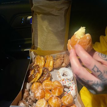 Fox's Donut Den - Donuts Near Me - Nashville, Tennessee Fox's Donut Den - Donuts Near Me - Nashville, Tennessee