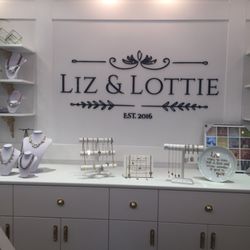 Liz & Lottie