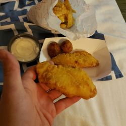 Cruiser's Drive Thru - The fish was smaller than my palm