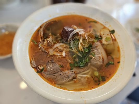 Now Phở by null
