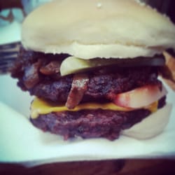 Burger Garage - Con pecados como este, me alquilo un monoambiente en el infierno