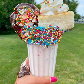 Friendly's - an ice cream sundae with sprinkles - Ice Cream & Frozen Yogurt Near Me - Tannersville, Pennsylvania Friendly's - an ice cream sundae with sprinkles - Ice Cream & Frozen Yogurt Near Me - Tannersville, Pennsylvania
