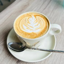 Peacock Pansy - @eat_with_lily (food IG & tiktok) Latte