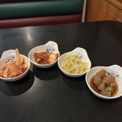 Seoul Restaurant - The free banchans