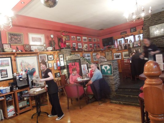 Danno's Restaurant & Bar by null