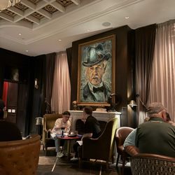 LIBRARY BAR - Inside