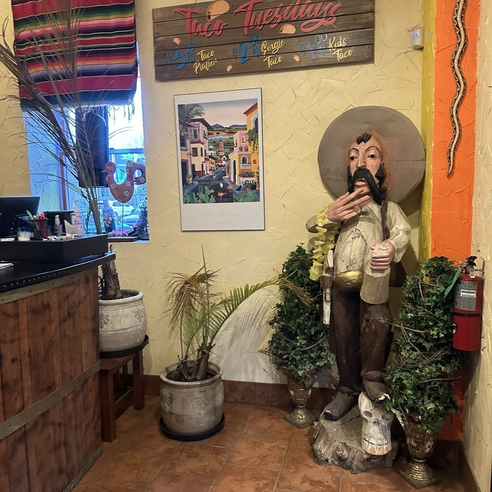 Arriba Tortilla - Lobby could need some chairs especially with 30-40 mins wait for a table - Mexican Near Me - East Aurora, New York