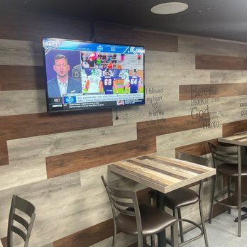 TJ's Cafe Restaurant - Seating area - Breakfast & Brunch Near Me - Brea, California TJ's Cafe Restaurant - Seating area - Breakfast & Brunch Near Me - Brea, California