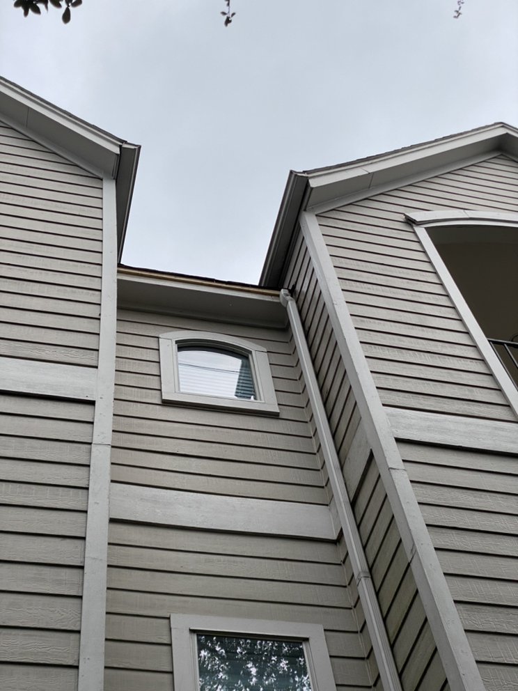 Slide of Quality King Roofing