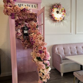 Cafe Lola - cute decor - Cafes Near Me - Henderson, Nevada Cafe Lola - cute decor - Cafes Near Me - Henderson, Nevada