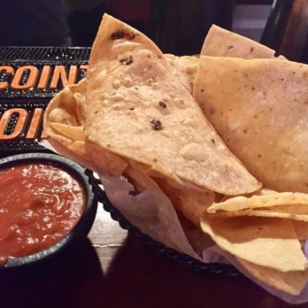 Matt's El Rancho - Salsa wasn't as good as we recalled - very bland - chips were not warm and fresh - disappointing - Mexican Near Me - Austin, Texas Matt's El Rancho - Salsa wasn't as good as we recalled - very bland - chips were not warm and fresh - disappointing - Mexican Near Me - Austin, Texas