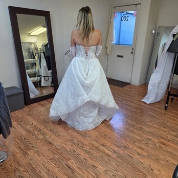 Ariana Sewing Shop - Sewing & Alterations Near Me - Walnut Creek, California