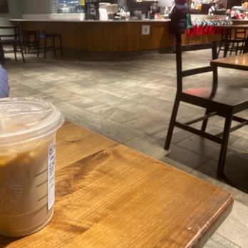 Starbucks - Dining area - Coffee & Tea Near Me - Mineola, New York