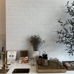 Kb & co - Pretty utensil/napkin/etc area!
