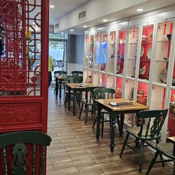 Tipsy Shanghai - Dining area - Chinese Near Me - New York, New York Tipsy Shanghai - Dining area - Chinese Near Me - New York, New York