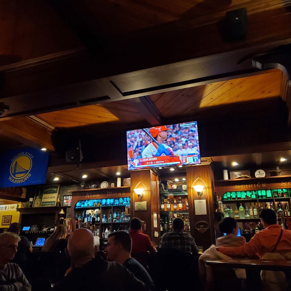 The Chieftain Irish Pub & Restaurant - Bar - Sports Bars Near Me - San Francisco, California The Chieftain Irish Pub & Restaurant - Bar - Sports Bars Near Me - San Francisco, California