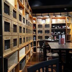 Cru Gastro Lounge