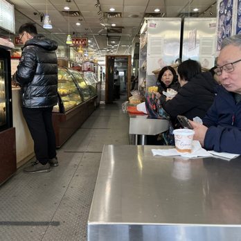 18 Bakery - Sunday. Full house! - Bakeries Near Me - Brooklyn, New York