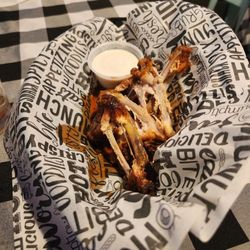 Twisted Pig Ale and Smokehouse - The aftermath of our wings with Twisted Hot Sauce (notice the blue cheese went untouched)