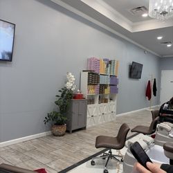 River Nails & Spa