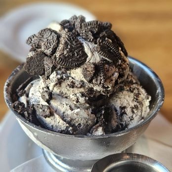 Doc B's Restaurant + Bar - Homemade Oreo Ice Cream - Bars Near Me - Coral Gables, Florida
