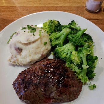 Applebee's Grill + Bar - 8oz top sirloin - American Near Me - Longview, Washington Applebee's Grill + Bar - 8oz top sirloin - American Near Me - Longview, Washington