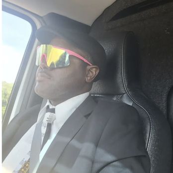 Jallatle Limo Service - Owner and Trusted Driver. - Limos Near Me - Chicago, Illinois Jallatle Limo Service - Owner and Trusted Driver. - Limos Near Me - Chicago, Illinois