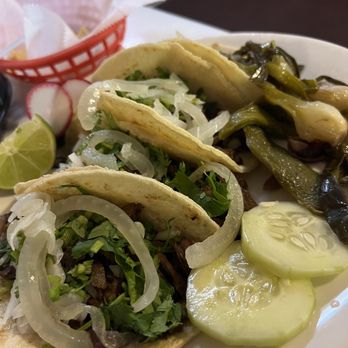 El Rey Del Taco - Lengua and tripa tacos (tongue and tripe) - Mexican Near Me - Union City, New Jersey