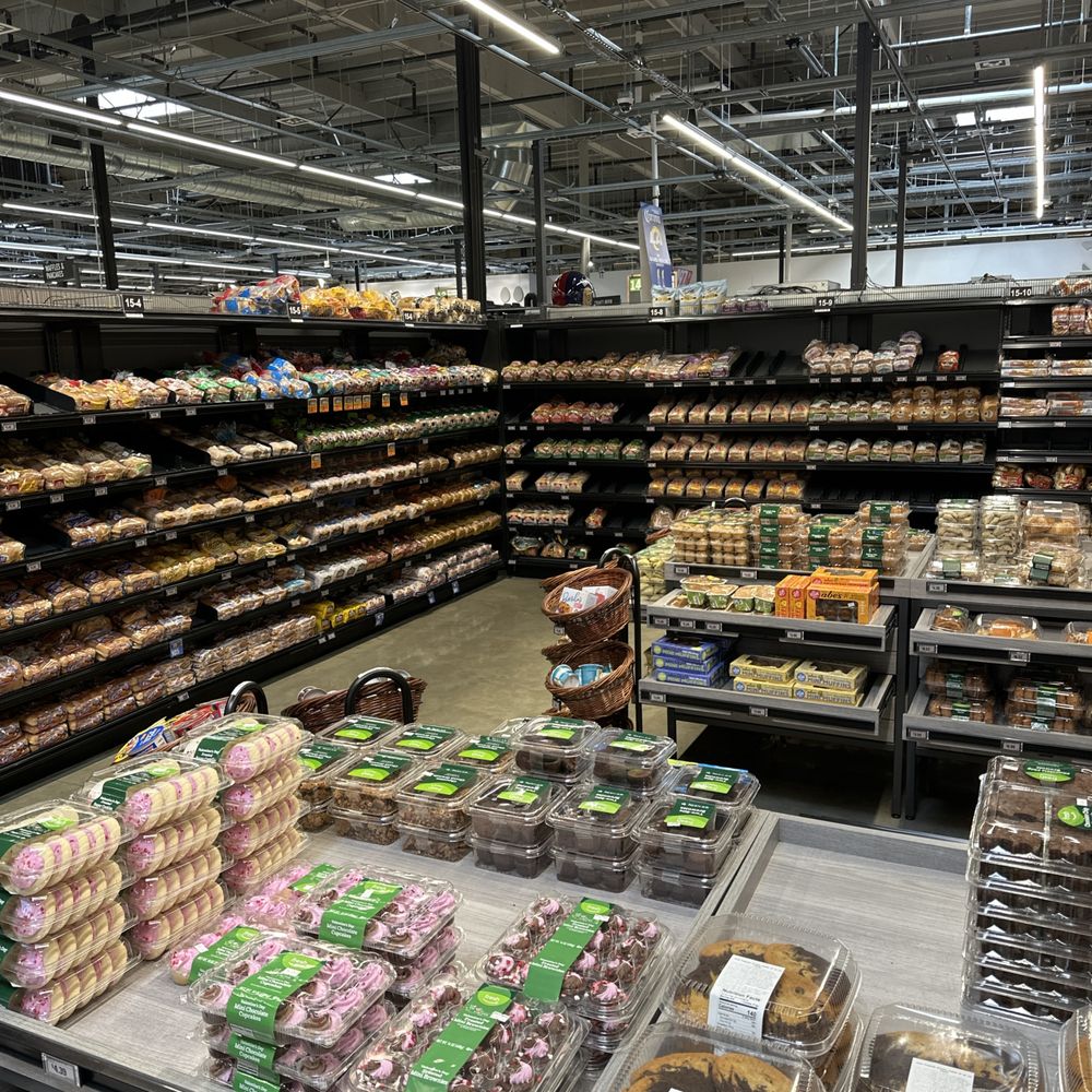 Amazon Fresh - Bread & baked goods area - Grocery Near Me - Pasadena, California Amazon Fresh - Bread & baked goods area - Grocery Near Me - Pasadena, California