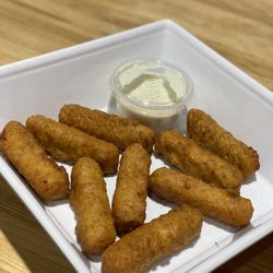 Arizona Pizza - Mozzarella Sticks