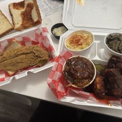 Ball's Q Shack