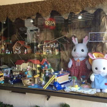 Tom's Toys - Toy Stores Near Me - Beverly Hills, California