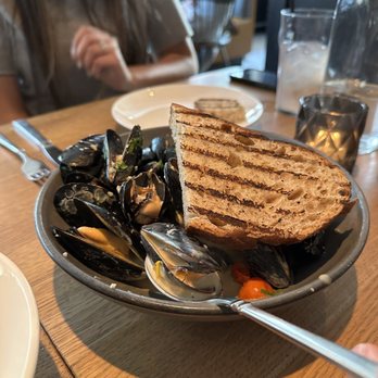 Gemini - P. E. I. Mussels Fra Diavolo - New American Near Me - Chicago, Illinois Gemini - P. E. I. Mussels Fra Diavolo - New American Near Me - Chicago, Illinois