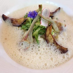 Auberge de la chêvre d'Or - Plat végétarien : risotto aux herbes et petits légumes.