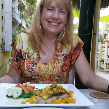 Buzzard's - Seafood Near Me - El Encanto de la Laguna, BCS