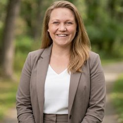 Baycove Family Cosmetic Dentistry - Dr. Kelsey Renn
