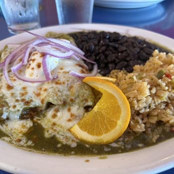 El Chicano Restaurant - Chicken Enchilada - Mexican Near Me - Willits, California
