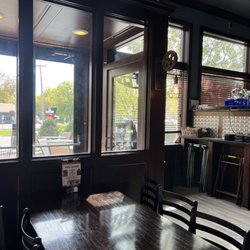 Warren's Restaurant and Bar