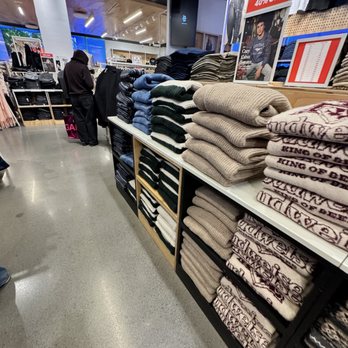 American Eagle - Women's Clothing Near Me - Glendale, California