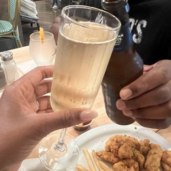 Islander Bar and Grill - Prosecco and Blue Moon - Bars Near Me - Miami, Florida Islander Bar and Grill - Prosecco and Blue Moon - Bars Near Me - Miami, Florida