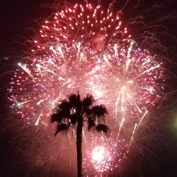 Humphreys Half Moon Inn - 4th of July fireworks viewed from across the street - San Diego, CA