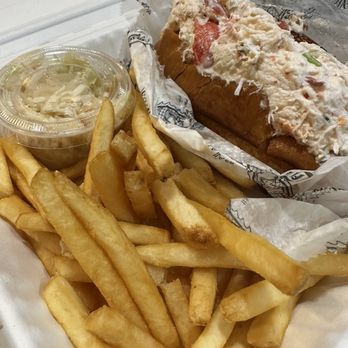 St Paul Fish Company - Lobster Roll w Fries - Seafood Near Me - Milwaukee, Wisconsin